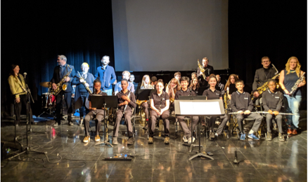 Photo de groupe lors de la résidence du CAM